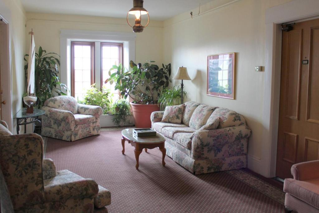 Kennedy Inn St. Andrews By The Sea Экстерьер фото